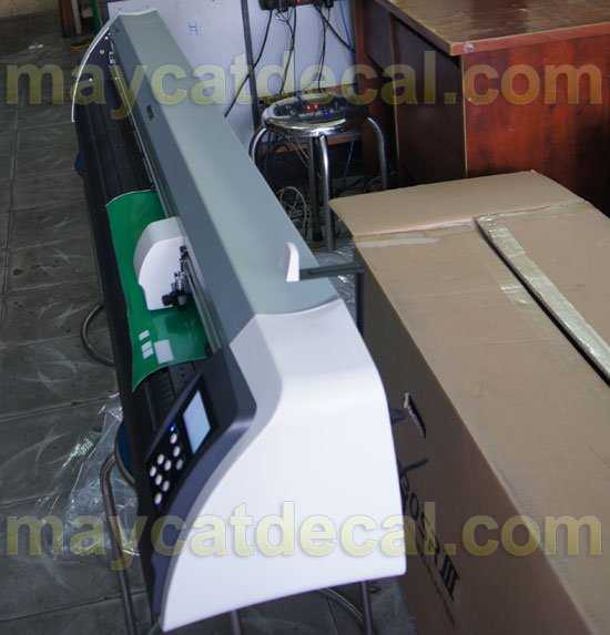 Máy cắt chữ decal Mimaki CG-130SRIII Máy cắt chữ decal Mimaki CG-130SRIII