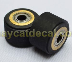 Bánh tỳ đè decal máy cắt chữ Roland