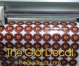 Dịch vụ cắt bế decal tem nhãn hộp nhựa, ly, chén