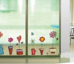 Mẹo dán decal kính không bong bóng